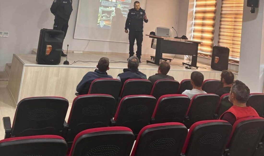 Aydıntepe ilçesinde, ruhsatlı silah sahiplerine yönelik bilgilendirme eğitimi düzenlendi. Eğitim,