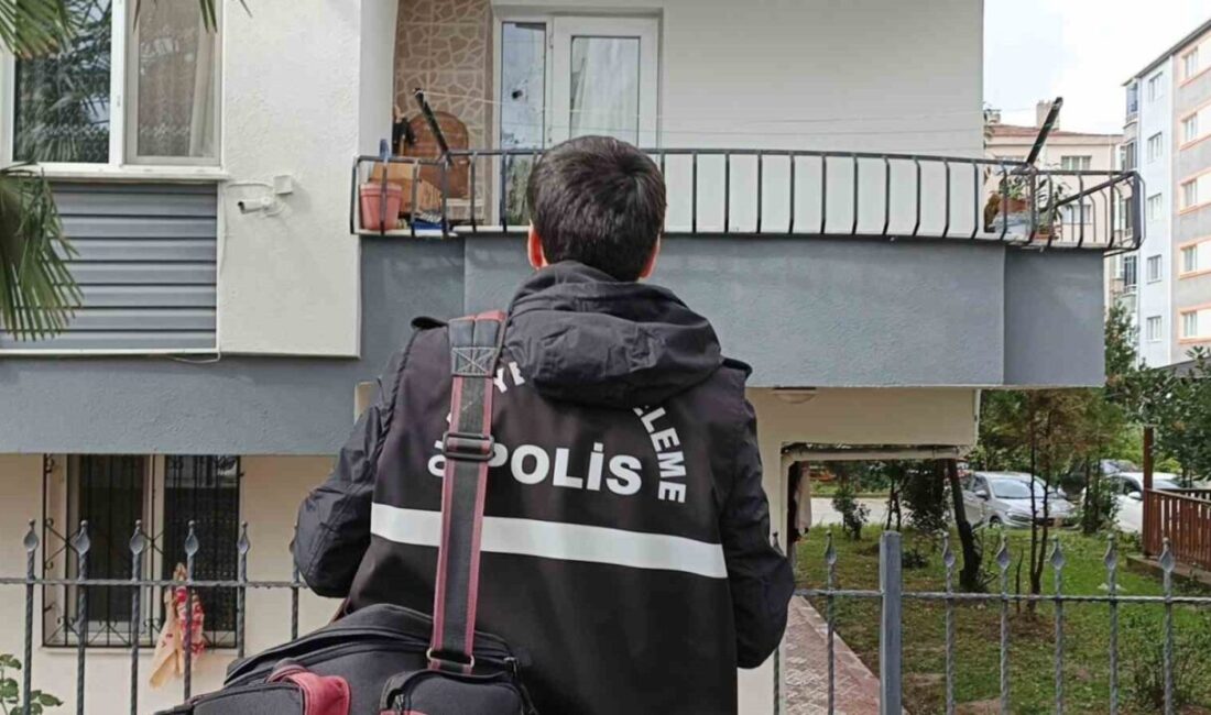 Samsun’un Bafra ilçesinde 23 yaşındaki bir genç, evde oynarken tüfeğin