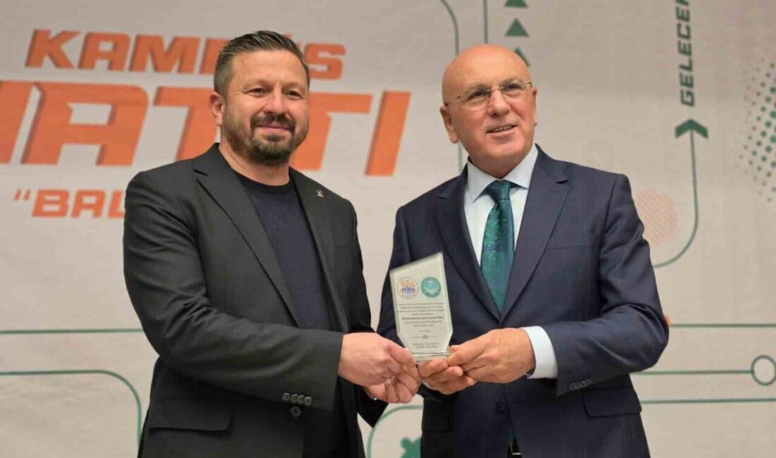 Balıkesir Üniversitesi’nde faaliyet gösteren Üniversiteli Aktif Gençler Topluluğu (ÜNİAK Balıkesir)