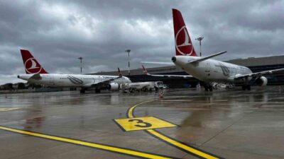 Barselona ve Çukurova havalimanlarından kalkan yolcu uçakları, İstanbul’da kötü hava