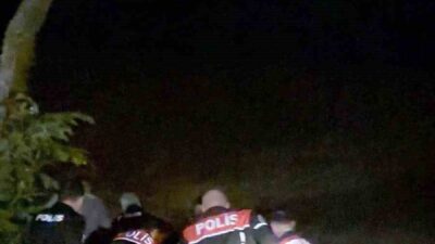 Bartın’da bir kişi, Kanlıırmak Caddesi’nde Bartın Irmağı’na atladı ancak ekiplerin