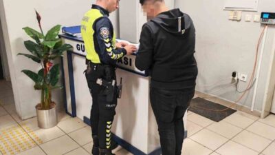 Başakşehir’de bir sürücü, otomobiliyle kavşakta drift yaparken kameralara yakalandı ve