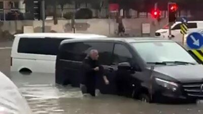 İstanbul’da etkili olan sağanak yağış, Başakşehir Ziyagökalp Mahallesi Süleyman Demirel