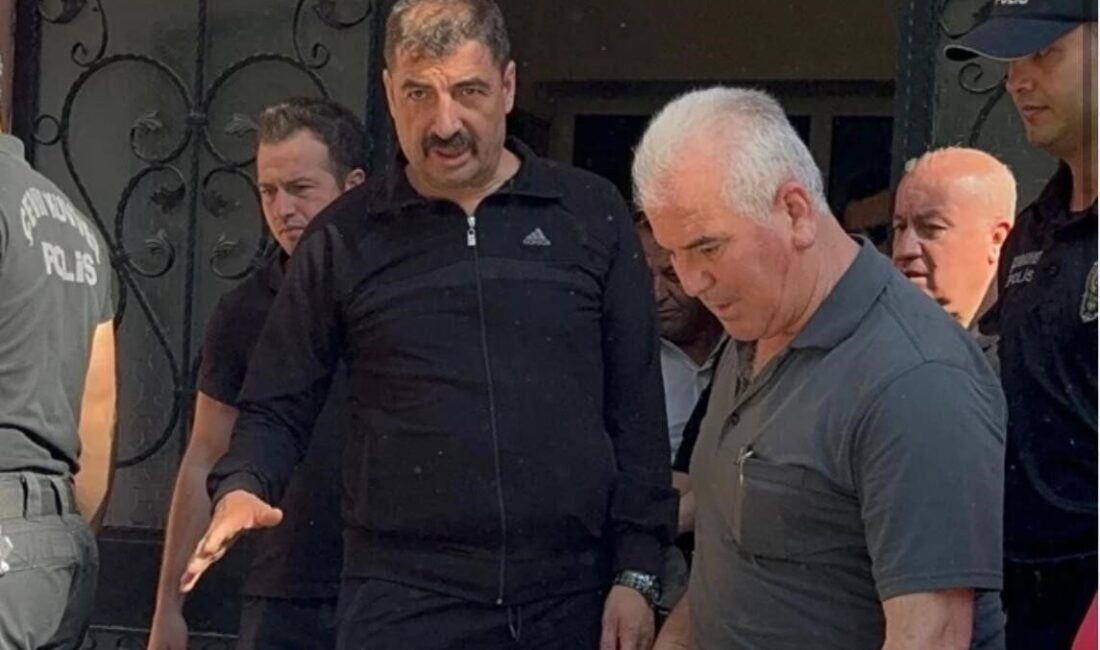 Kula Belediye Başkanı Hikmet Dönmez’in de aralarında bulunduğu sanıkların yargılandığı
