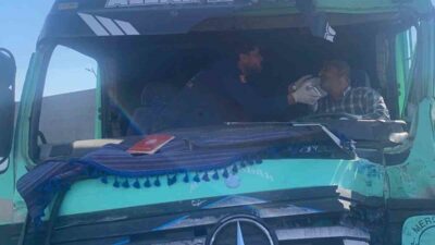 Batman’da meydana gelen trafik kazasında bir kamyon ile tırın çarpışması
