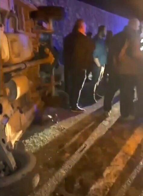 Batman-Hasankeyf karayolunda, bir ticari minibüs kontrolden çıkarak yan yattı ve