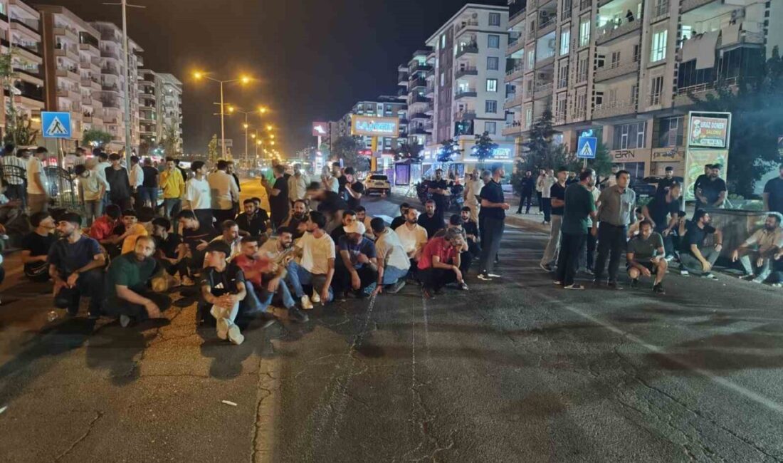 Batman’da, iki kişi otomobil çarpması sonucu yaralandı. Kazanın ardından mahalle