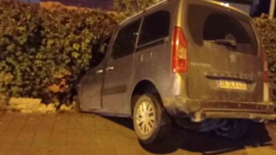 Batman’da otomobille çarpışan hafif ticari araç, kontrolden çıkarak bir evin