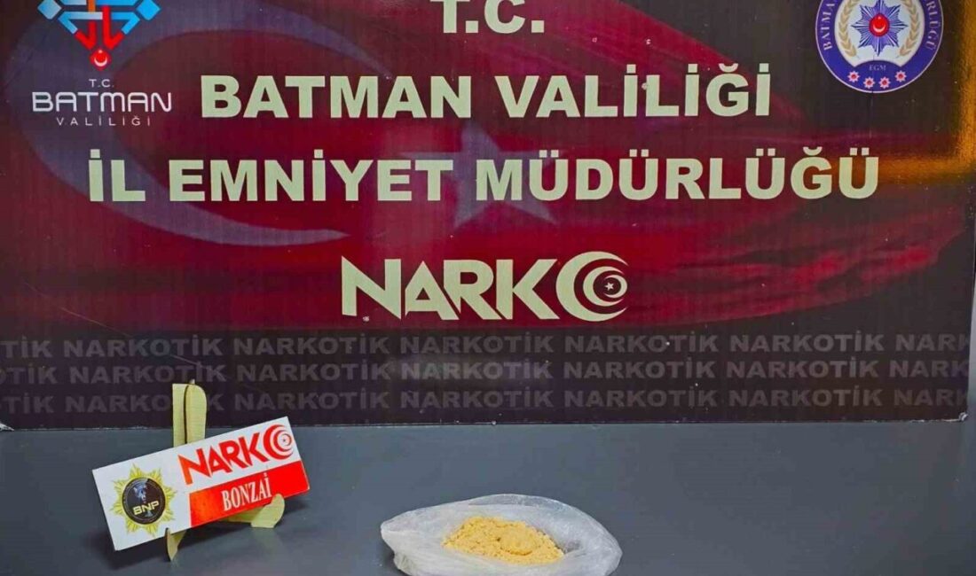 Batman’da, Narkotik Suçlarla Mücadele Şube Müdürlüğü ekipleri tarafından gerçekleştirilen operasyonlarda,