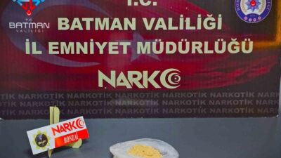 Batman’da, Narkotik Suçlarla Mücadele Şube Müdürlüğü ekipleri tarafından gerçekleştirilen operasyonlarda,