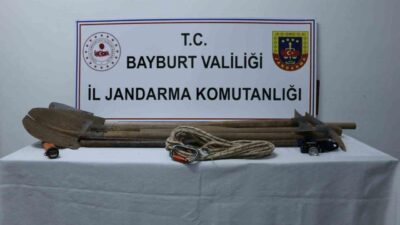 Bayburt’un Aşağıçimağıl köyünde, 6 kişinin izinsiz kazı yaparken jandarma ekipleri