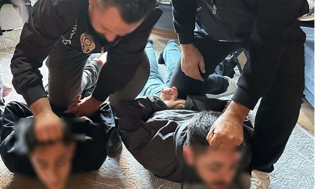 Bayrampaşa ilçesinde meydana gelen olayda, bir otomobilin önü kesilerek 7