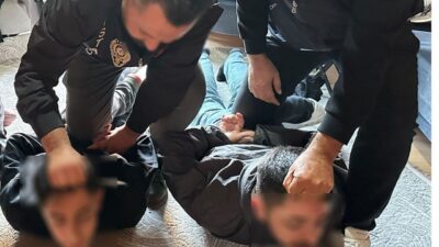 Bayrampaşa ilçesinde meydana gelen olayda, bir otomobilin önü kesilerek 7