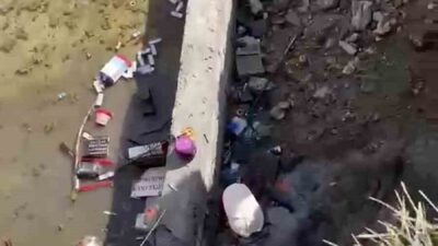 Hatay’da, kaldırımı işgal eden ve güvenlik önlemi alınmayan bir inşaatın