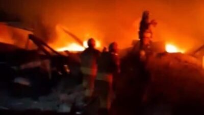 Hatay’ın Belen ilçesinde taş ocağı yakınlarında bir konteynerde çıkan yangın,