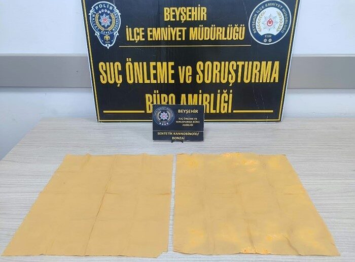 Konya’nın Beyşehir ilçesinde gerçekleştirilen operasyonda, peçetelere emdirilmiş 3 bin 200