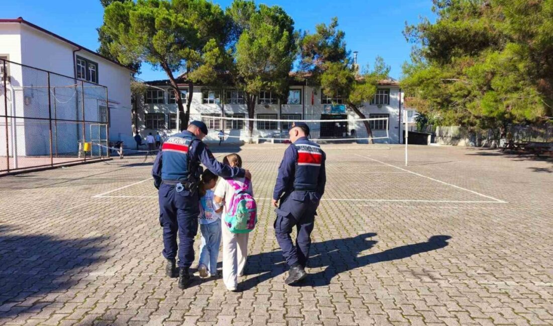 Bilecik ilinde, Jandarma ekipleri tarafından 20 okulun etrafı denetlendi. Bilecik