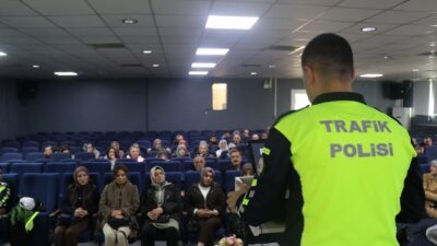 Bozüyük ilçesinde 86 servis şoförü ve rehber personele eğitim verildi.