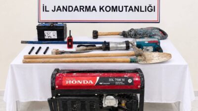 Bilecik’in İnhisar ilçesine bağlı Tozman köyünde define arayan 12 kişi