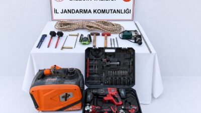 Gölpazarı ilçesinde define aramakla suçlanan 5 kişi suçüstü yakalandı. Olay,