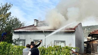 Pazaryeri ilçesindeki bir köyde, kaynak işlemi sırasında benzine sıçrayan kıvılcımlar