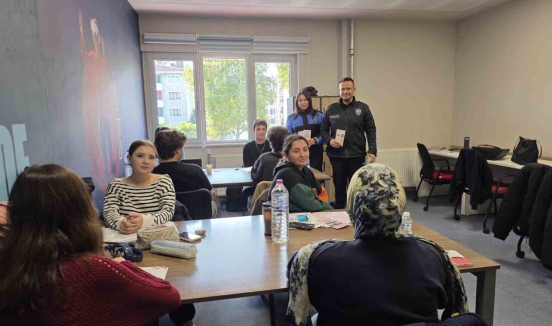 Bozüyük ilçesindeki öğrencilere, Kadın Acil Destek (KADES) hattı ve dolandırıcılık