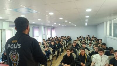 Bilecik’te polis ekipleri tarafından okul saldırıları ve siber zorbalık ele