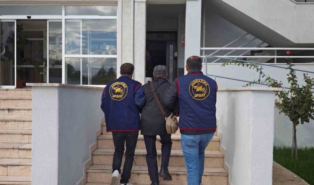 Bilecik’te tehdit suçundan aranan şahıs, jandarma ekiplerince yakalandı. Edinilen bilgilere