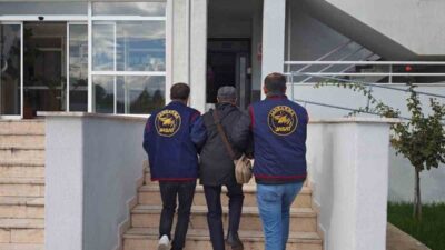 Bilecik’te tehdit suçundan aranan şahıs, jandarma ekiplerince yakalandı. Edinilen bilgilere