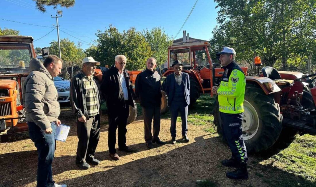 Bilecik’te, jandarma ekipleri tarafından traktör sürücülerine trafik kurallarıyla ilgili bilgilendirme
