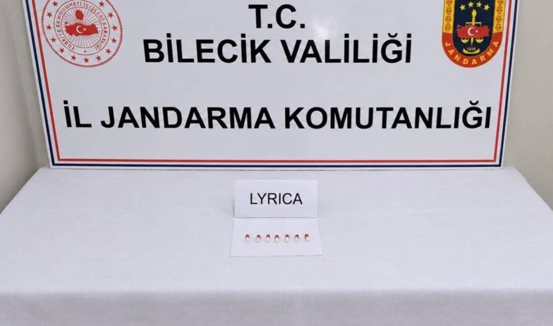 Bilecik’te jandarma ekiplerince gerçekleştirilen yol kontrolünde bir şahsın üzerinde uyuşturucu