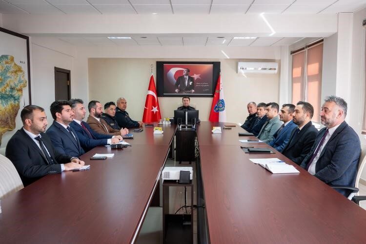 Bilecik İl Emniyet Müdürlüğünde kent genelindeki güvenlik gündemi masaya yatırıldı.