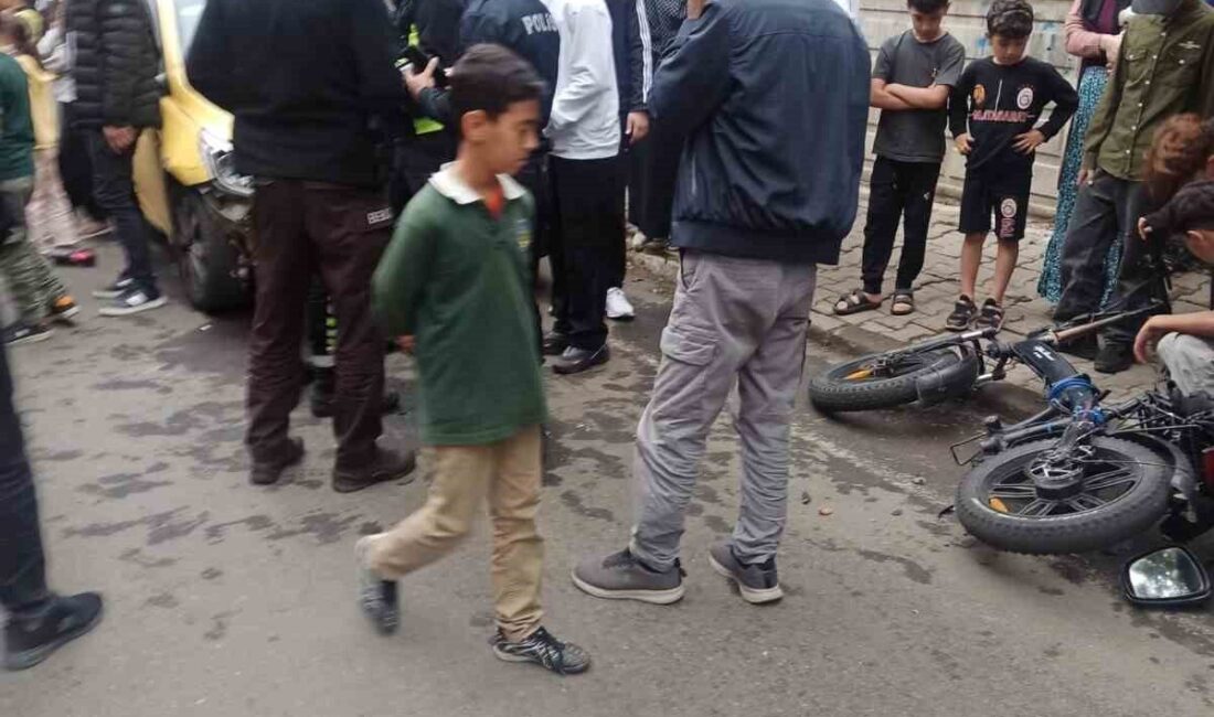 Bingöl’de, ticari bir taksinin bisiklete çarpması sonucu meydana gelen trafik