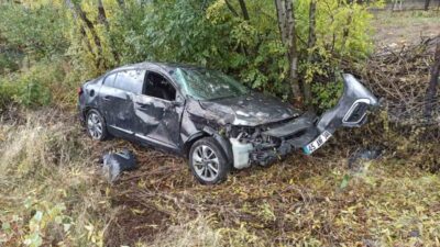 Bingöl’de meydana gelen trafik kazasında 2 kişi yaralandı. Kaza, Bingöl-Erzurum