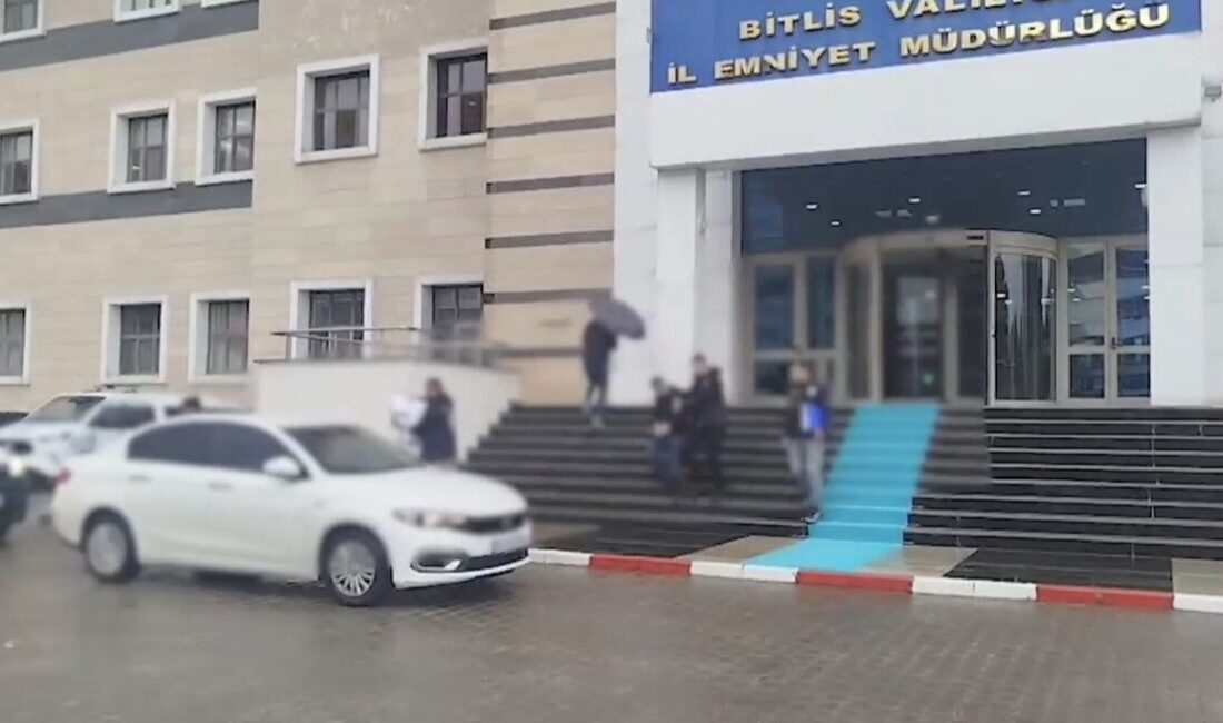Bitlis merkezli 4 ilde düzenlenen eş zamanlı operasyonda yasa dışı
