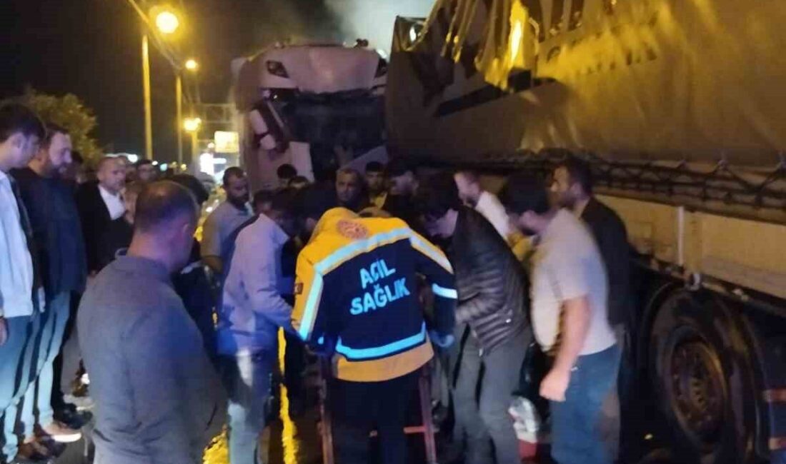 Bitlis-Baykan kara yolunda meydana gelen trafik kazasında, iki tırın çarpışması