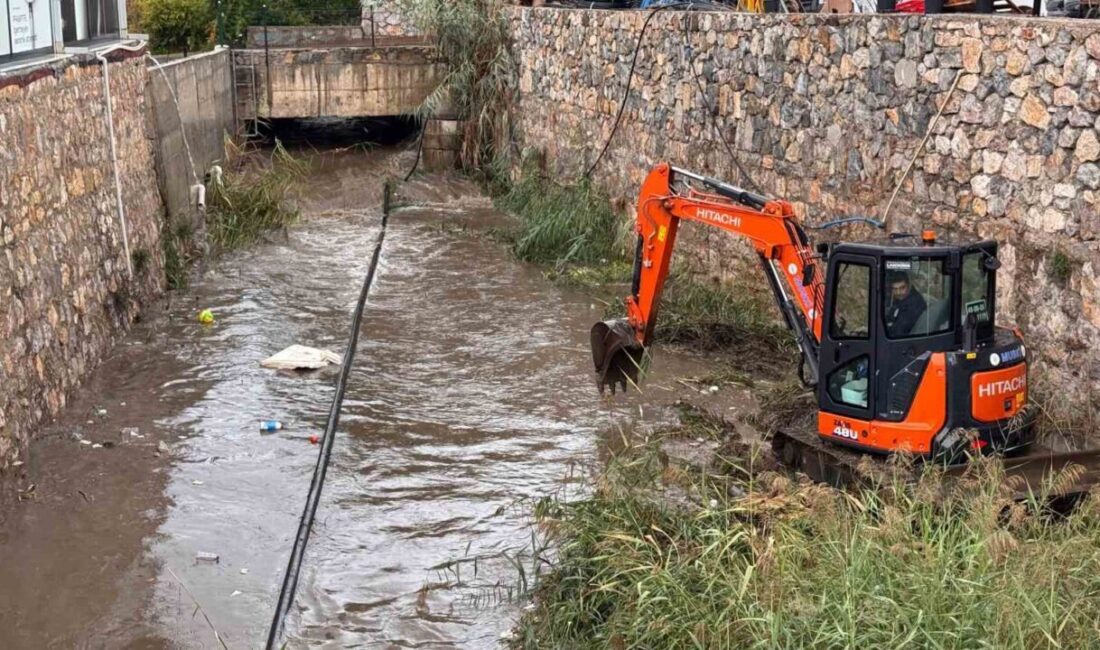 Muğla’nın Bodrum ilçesinde etkili olan sağanak yağış ekipleri alarma geçirdi.