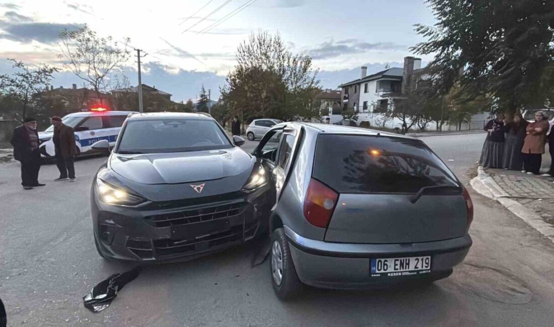 Bolu’da sokak arasında ciple otomobilin çarpışması sonucunda meydana gelen kazada