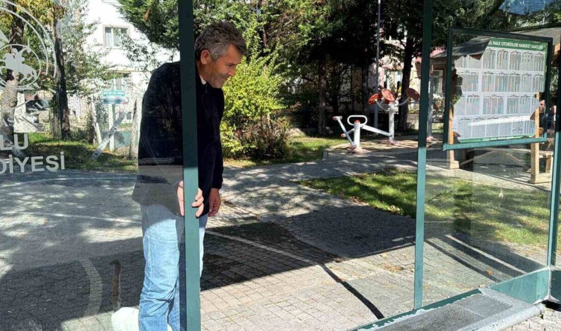 Bolu’da kimliği belirsiz kişi ya da kişiler, bir otobüs durağının