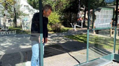 Bolu’da kimliği belirsiz kişi ya da kişiler, bir otobüs durağının