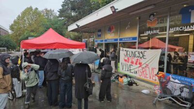 Belçika’da, Brüksel Hür Üniversitesi (ULB) ana kampüsünde hükümetin politikalarını protesto