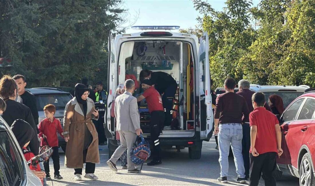 Burdur ilinde, bir otomobilin okuldan çıkan 8 yaşındaki bir çocuğa