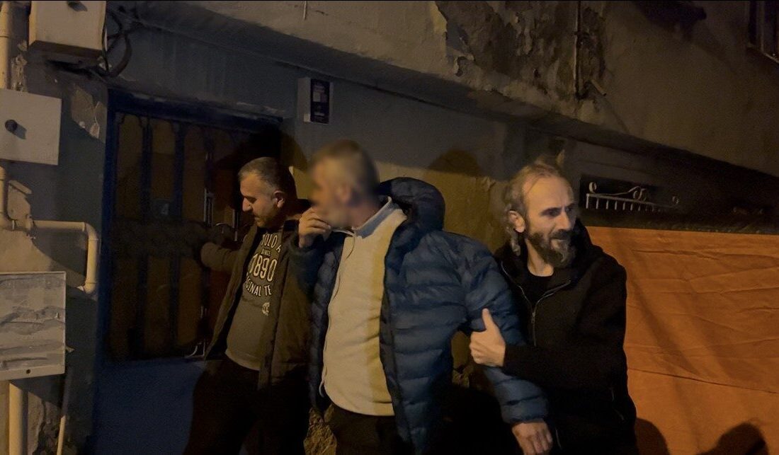 Bursa’da aşırı alkol alan bir kişi, camdan çıkarak yeniden gergin