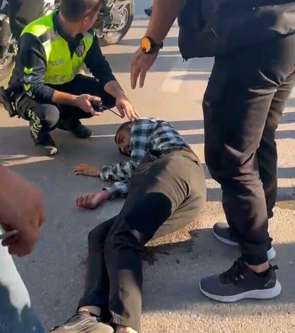 İnegöl ilçesinde, karşıya geçmeye çalışan 24 yaşındaki bir genç, özel