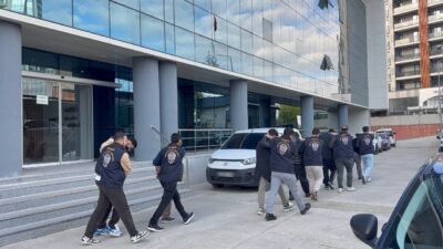 Bursa’da, vatandaşları internet üzerinden kandırarak dolandırdıkları tespit edilen şüphelilere karşı