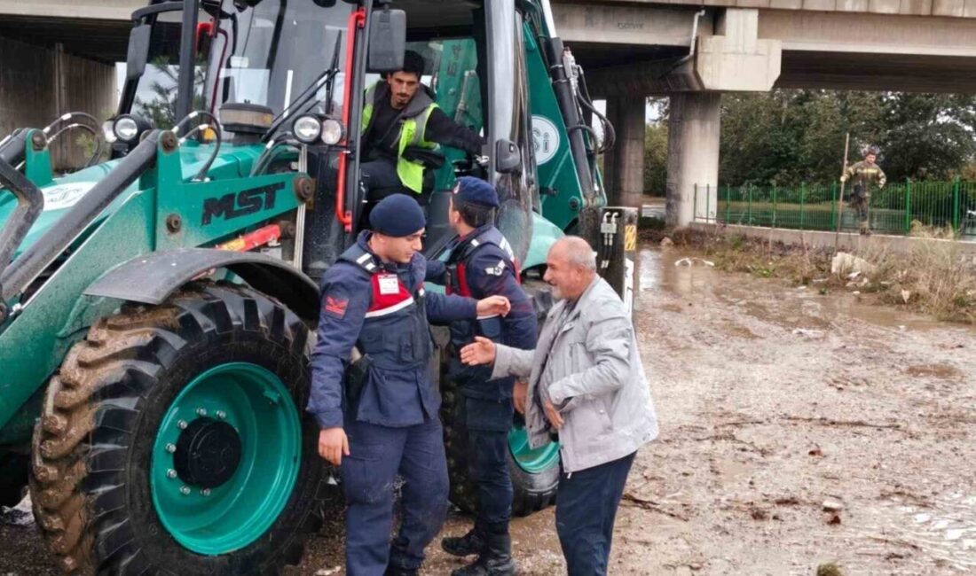 Bursa’nın Yıldırım ilçesine bağlı Samanlı Mahallesi’nde meydana gelen su taşkını,