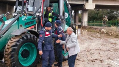 Bursa’nın Yıldırım ilçesine bağlı Samanlı Mahallesi’nde meydana gelen su taşkını,