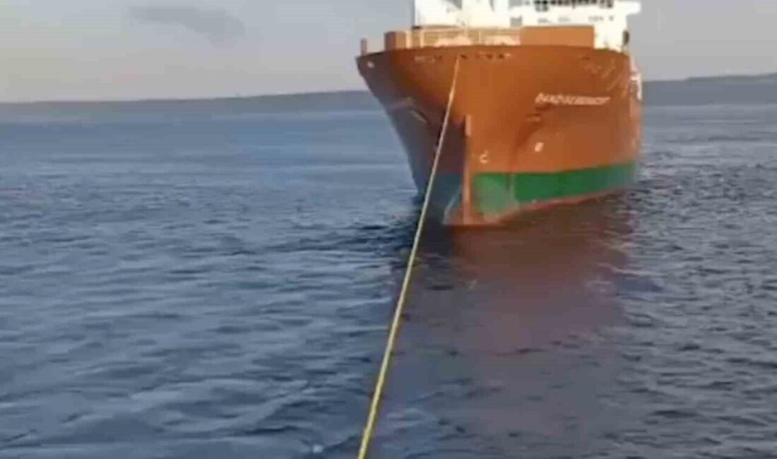 Çanakkale Boğazı’ndan ilerleyen ve İstanbul’dan İtalya’ya gitmekte olan 156 metre