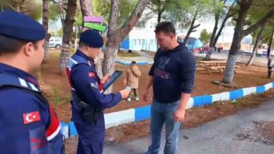 Çanakkale’de, çocukların güvenliği için jandarma ekipleri tarafından okul çevrelerinde ve