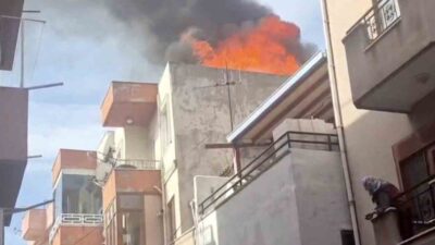 Çanakkale’de bir binanın çatı katında yangın çıktı ancak itfaiye ekipleri